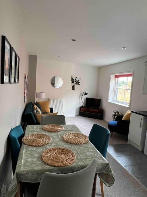 וולינגפורד Town Centre Apartment With Parking מראה חיצוני תמונה